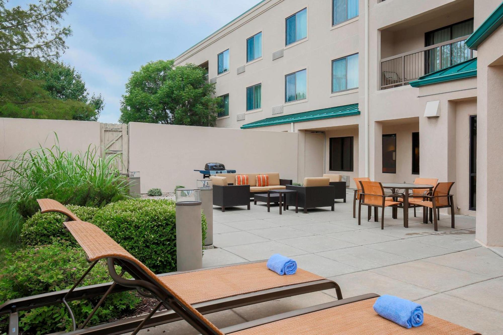 Courtyard By Marriott Topeka Luaran gambar