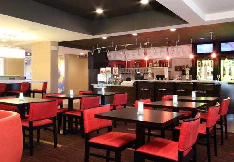 Courtyard By Marriott Topeka Restoran gambar