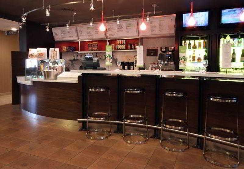Courtyard By Marriott Topeka Restoran gambar