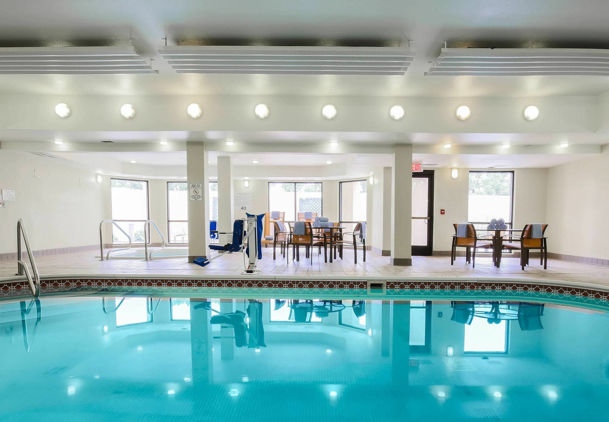 Courtyard By Marriott Topeka Luaran gambar